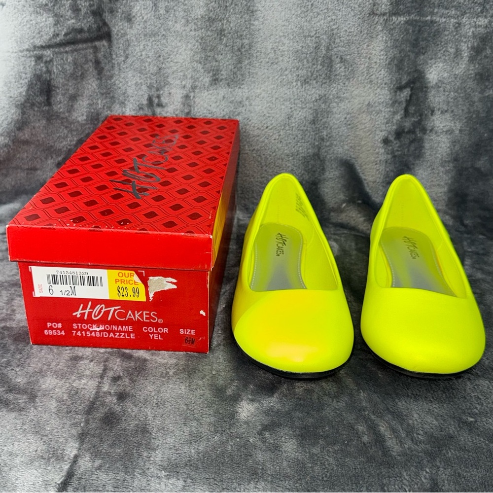 New Hot Takes Neon Yellow Dazzle Ballet Flat Shoe Shoes Size 6.5 741548